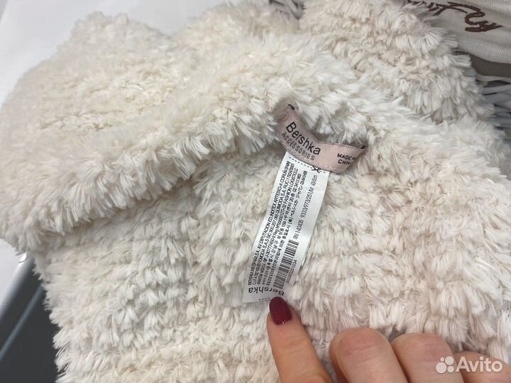 Капор женский bershka