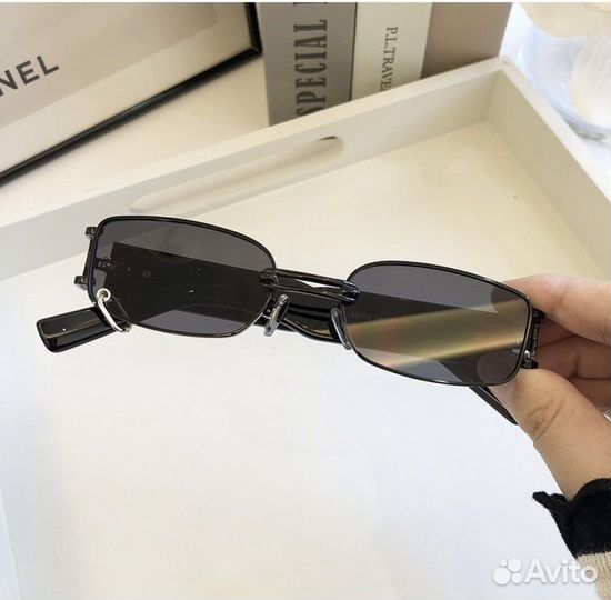 Солнечные очки женские