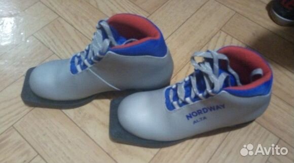 Лыжные ботинки