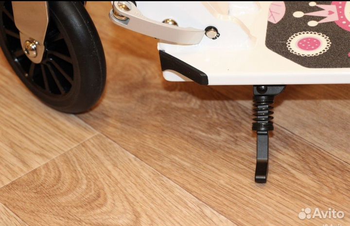 Самокат для девочки декатлон Oxelo. Ручной тормоз