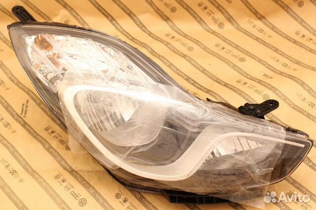 Фара правая hyundai IX20 10-15