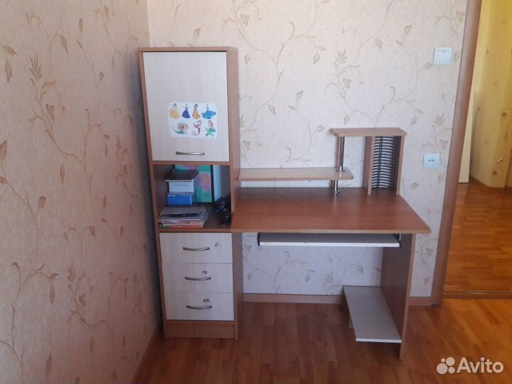 Компьютерный стол