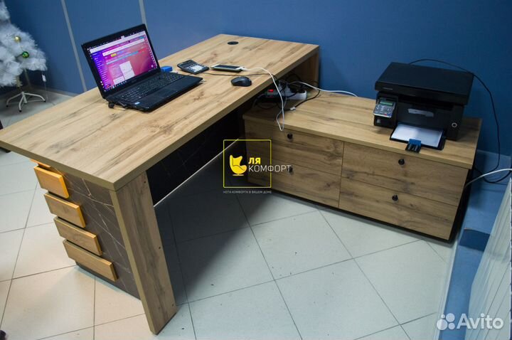 Стол руководителя лофт