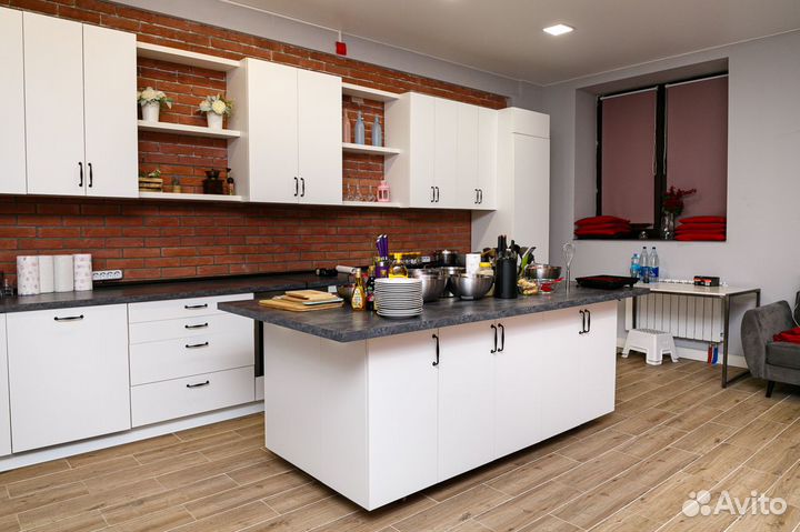 Кулинарный лофт студия с островком