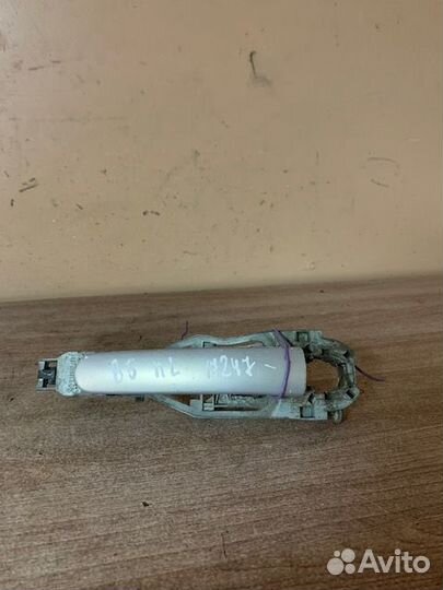 Ручка передняя левая Passat B5