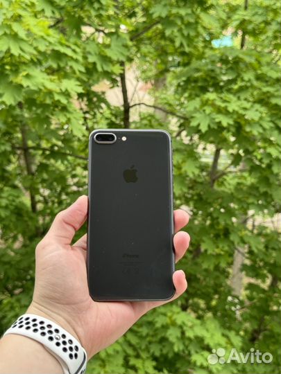 iPhone 8 Plus, 64 ГБ