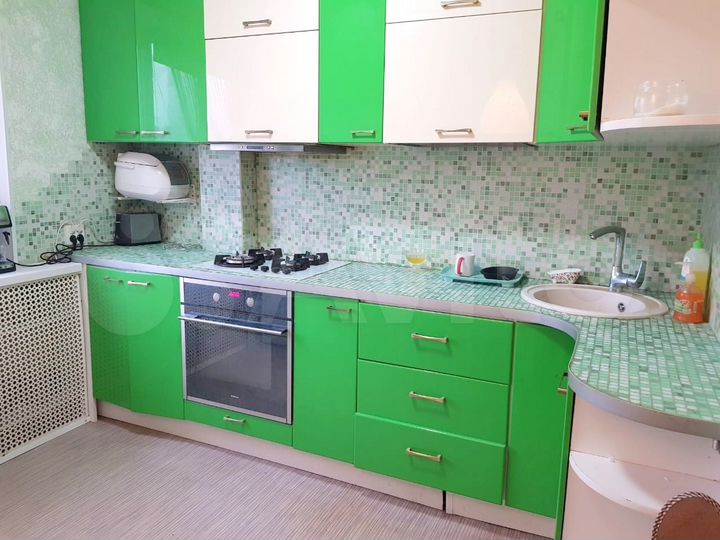 2-к. квартира, 52 м², 4/9 эт.