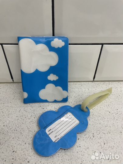 Набор обложка на паспорт и бирка на чемодан