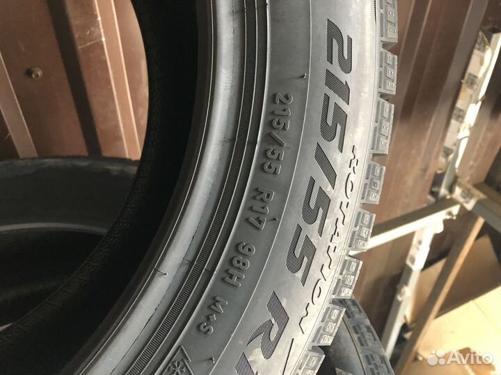 Pirelli Ice Zero FR 215/55 R17 98H