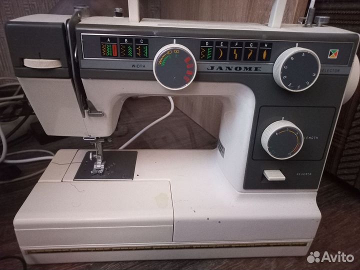Швейная машинка janome бу