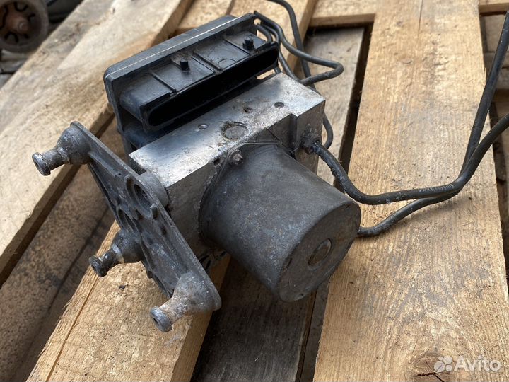 Блок абс Mercedes Vito W639