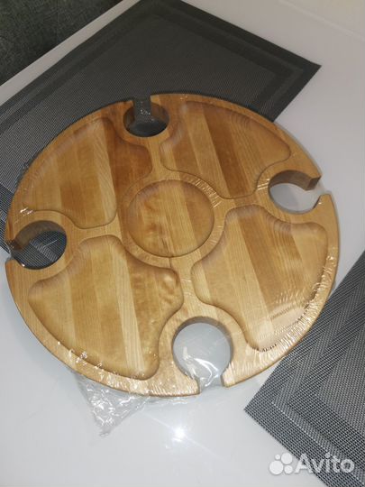 Винный столик (менажница) на 4 персоны