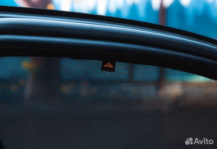 Тонировка на окна авто в формате автошторок Трокот