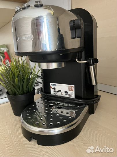 Кофеварка рожковая delonghi
