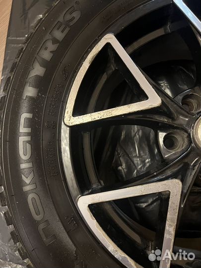 Nokian Tyres Hakkapeliitta 9 215/60 R16