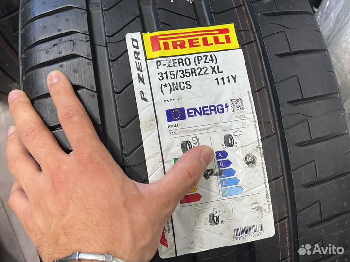 Pirelli P Zero PZ4 315/35 R22