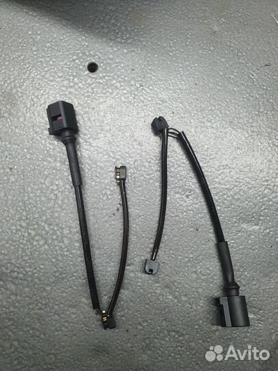 Датчик износа передних колодок AudiQ7 / VW Touareg