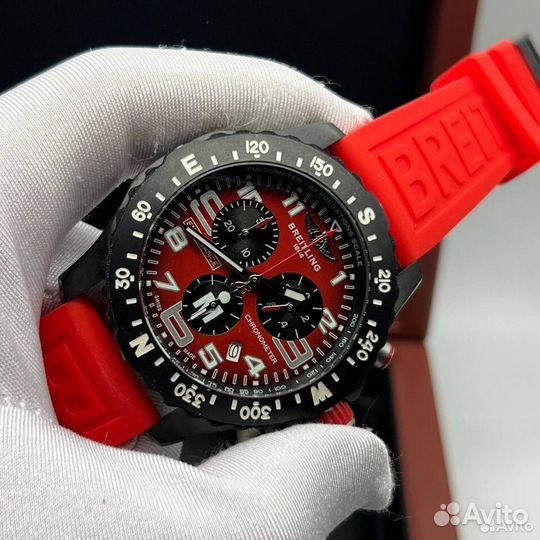 Мужские красные часы Breitling