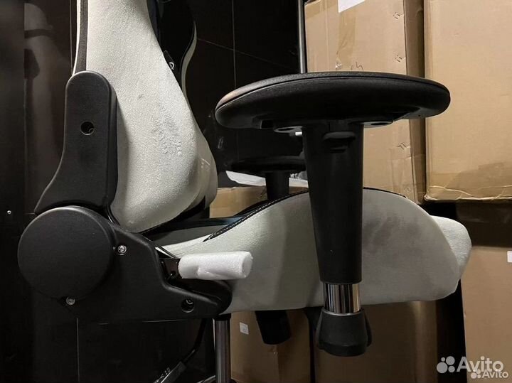 Кресло для игр. Игровое кресло с массажем