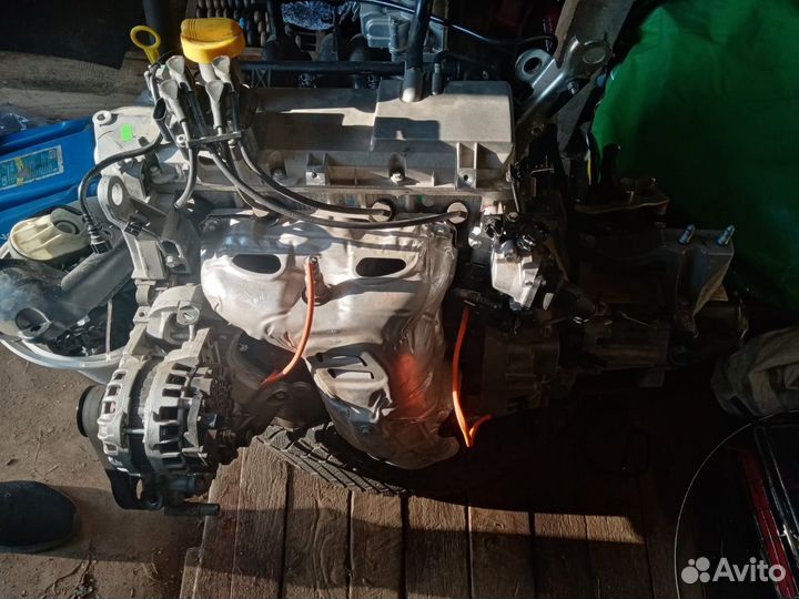 Все запчасти на Рено Сандеро 2 новые орегинал