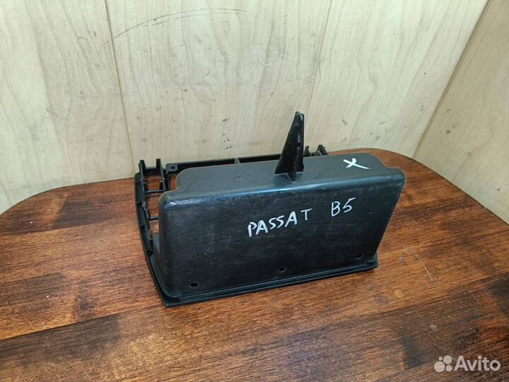 Рамка магнитолы VW Passat B5