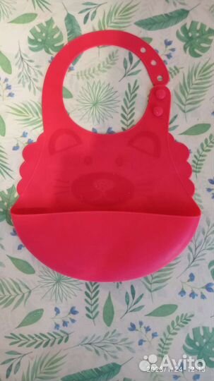 Нагрудник,Чашка и поильник