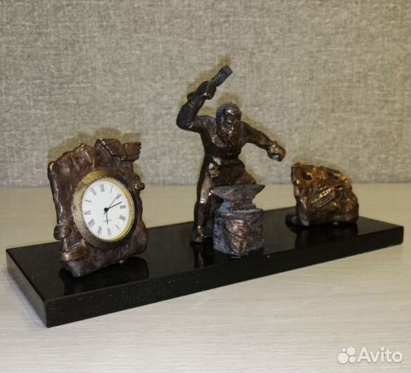 Настольные часы 