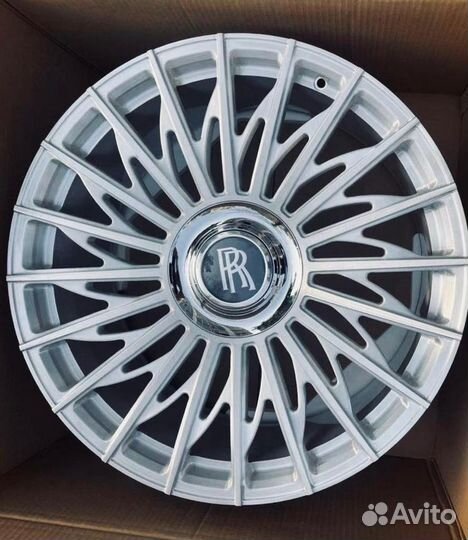 Кованые диски R21 на Rolls-Royce Wraith Dawn Ghost