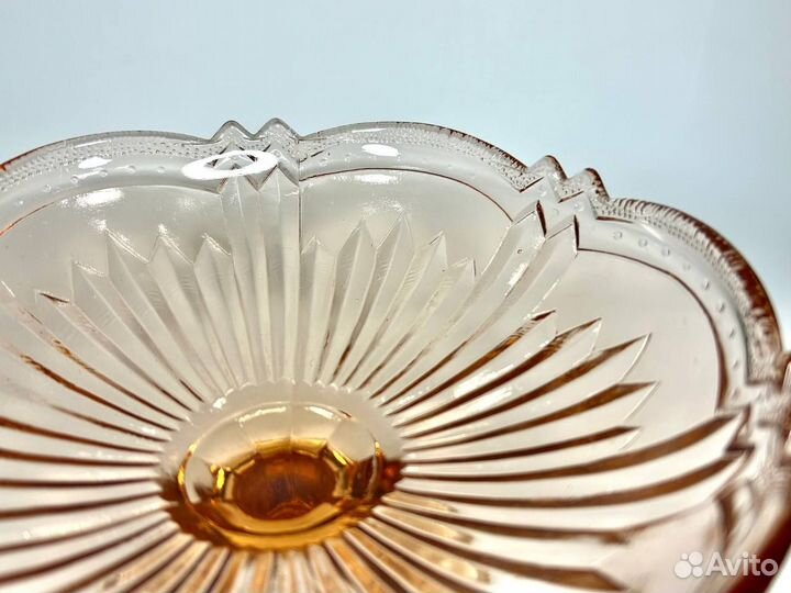 Ваза-конфетница на ножке. Винтаж, стекло