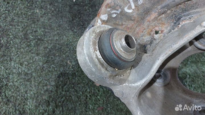 Кулак задний правый E39 Универсал