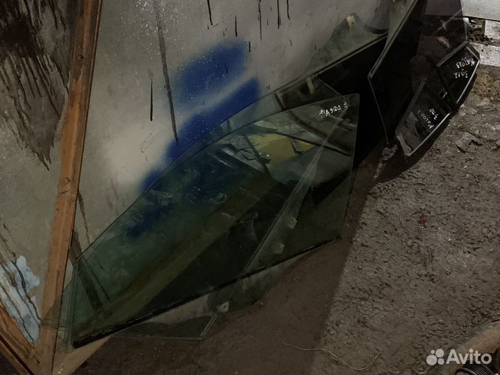 Стекла дверей mazda 3 bk