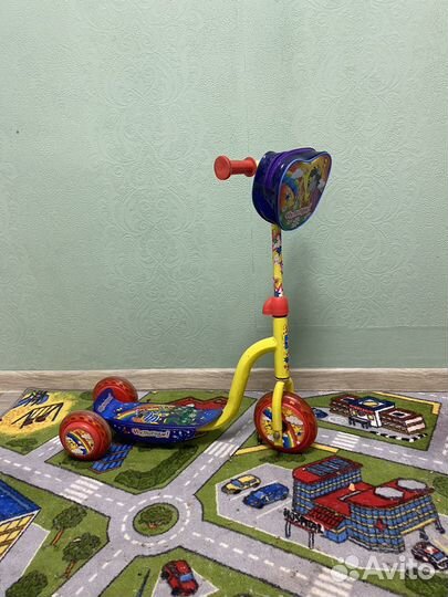 Самокат трехколесный