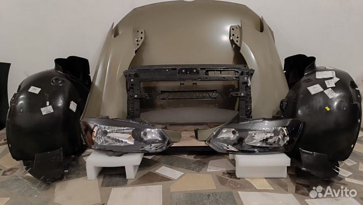 Volkswagen Polo 10- Фара левая 614