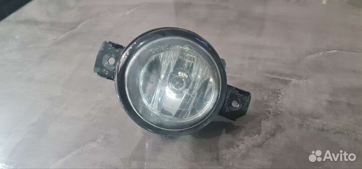 Продам противотуманную фару