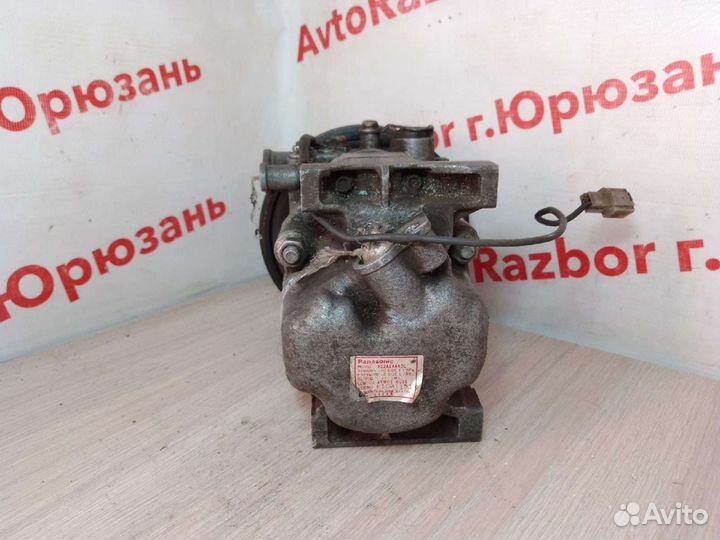Компрессор кондиционера Mazda Familia ZL