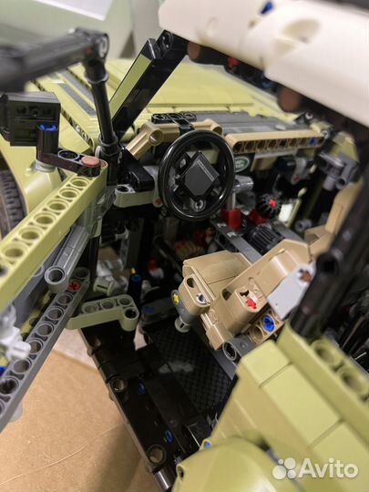 Конструктор lego Technic 42110 Land Rover Defender