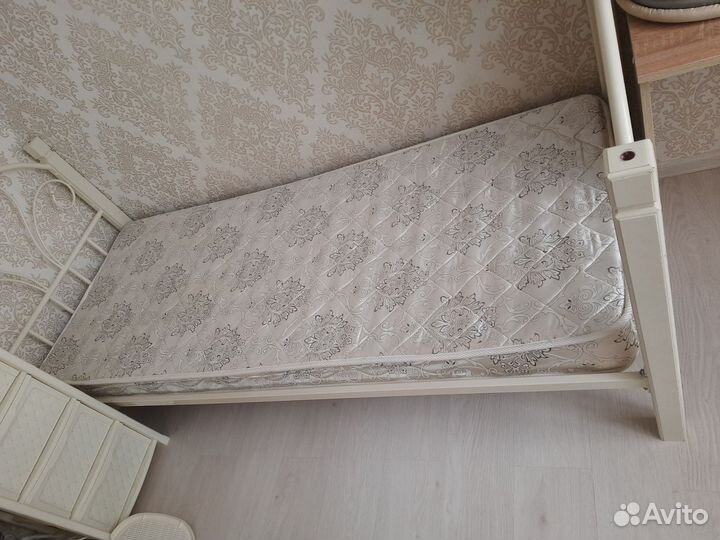 Матрас пружинный 80200