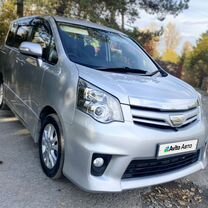 Toyota Noah 2.0 CVT, 2012, 295 000 км, с пробегом, цена 1 995 000 руб.