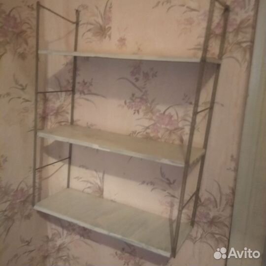 Полки настенные металлические