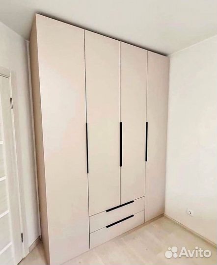 Гардеробная на заказ двери распашные