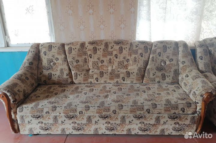 Диван