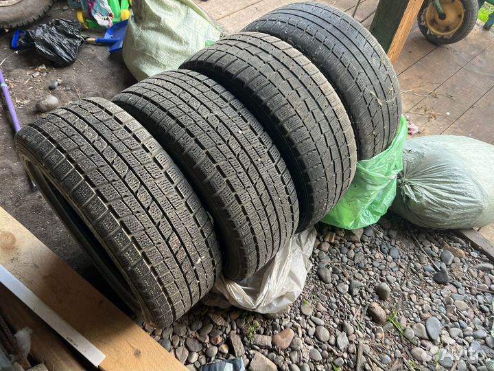 Dunlop SP Winter Ice 01 215/50 R17