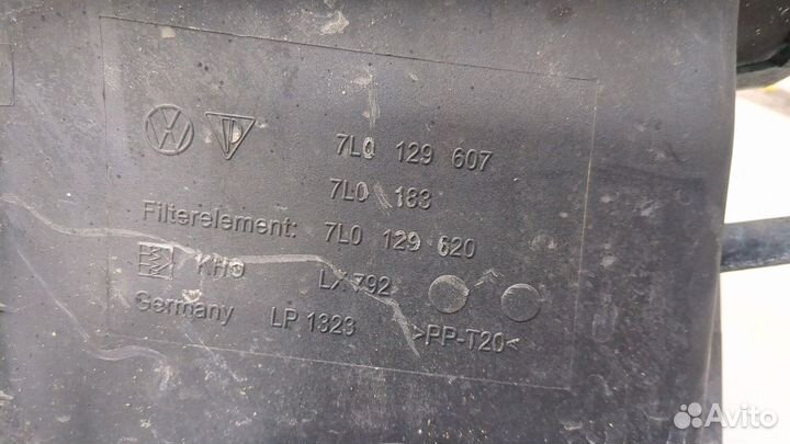 Корпус воздушного фильтра Volkswagen Touareg, 2005