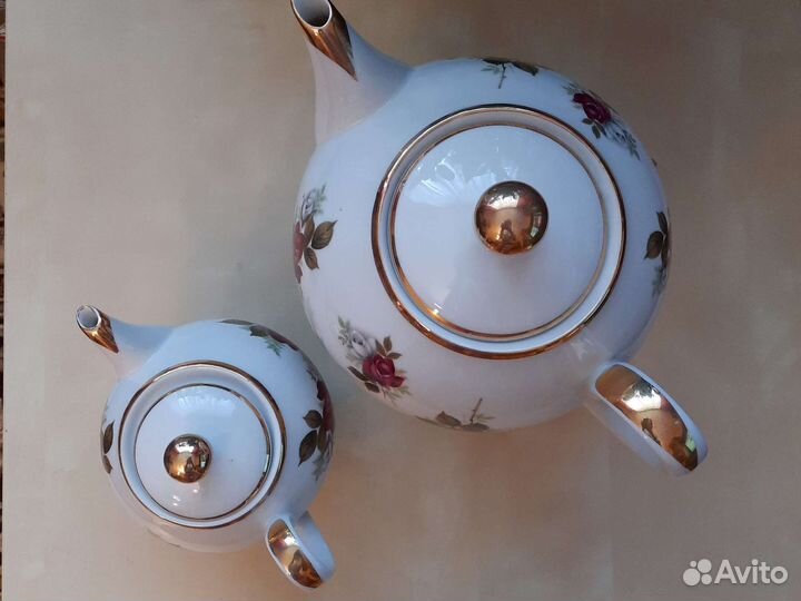 Набор фарфоровых чайников лоз СССР