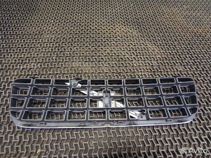 Решетка радиатора Volvo S60, 2005