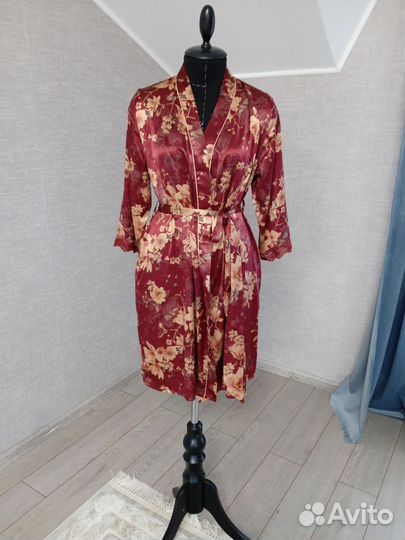 Шелковый женский халат