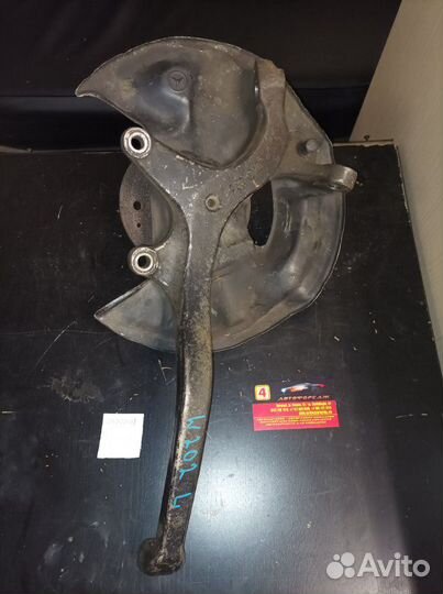 Кулак поворотный передний левый Mercedes W210