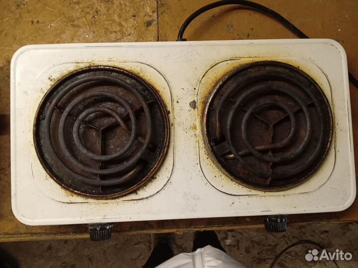 Продам плитку электрическую 2х комфорочную бу