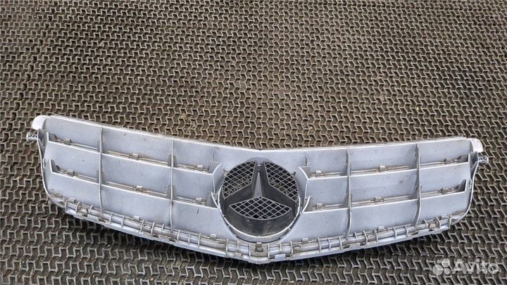 Решетка радиатора Mercedes C W204, 2008