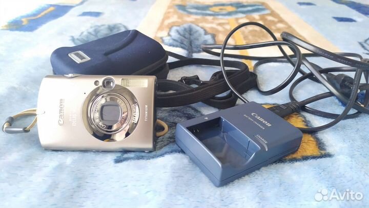 Компактный фотоаппарат canon digital ixus 900 Ti